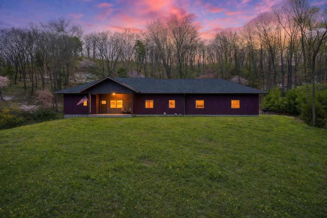 House in Black River Falls, Wisconsin, United States 1 - 17786249