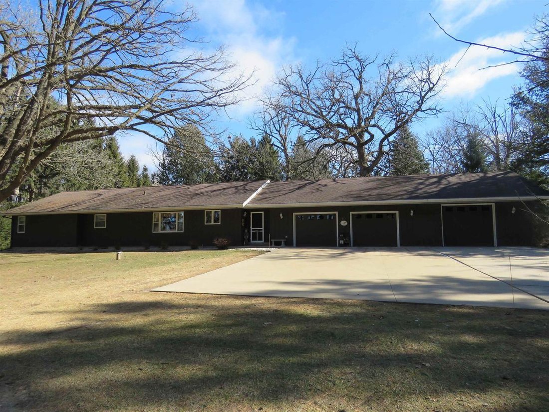 House in Beaver Dam, Wisconsin, United States 1 - 17786454