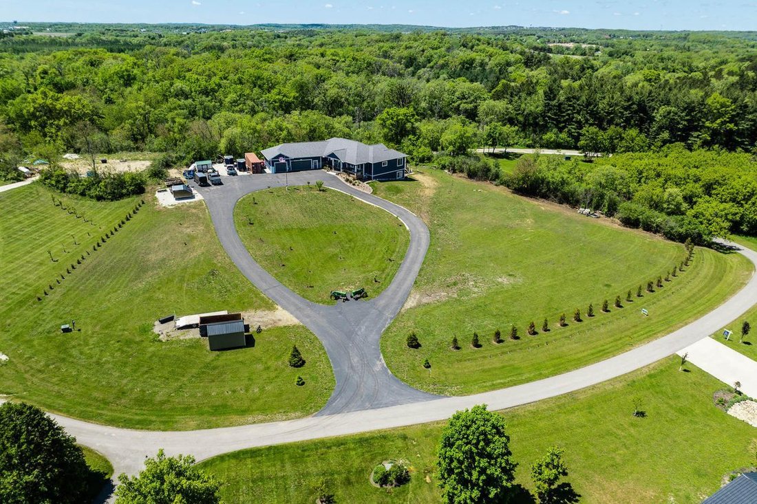House in Spring Prairie, Wisconsin, United States 1 - 17787436