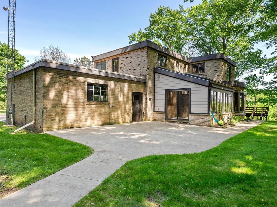 House in Manitowoc, Wisconsin, United States 4 - 17788476