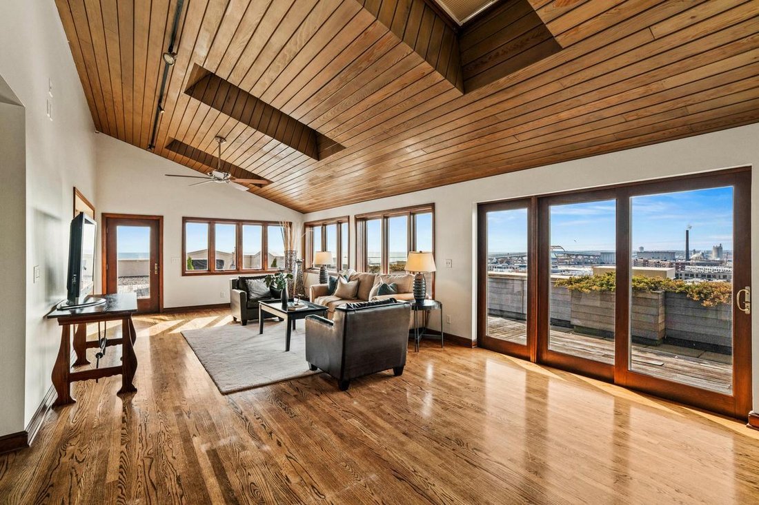 Condo in Milwaukee, Wisconsin, United States 1 - 17787066