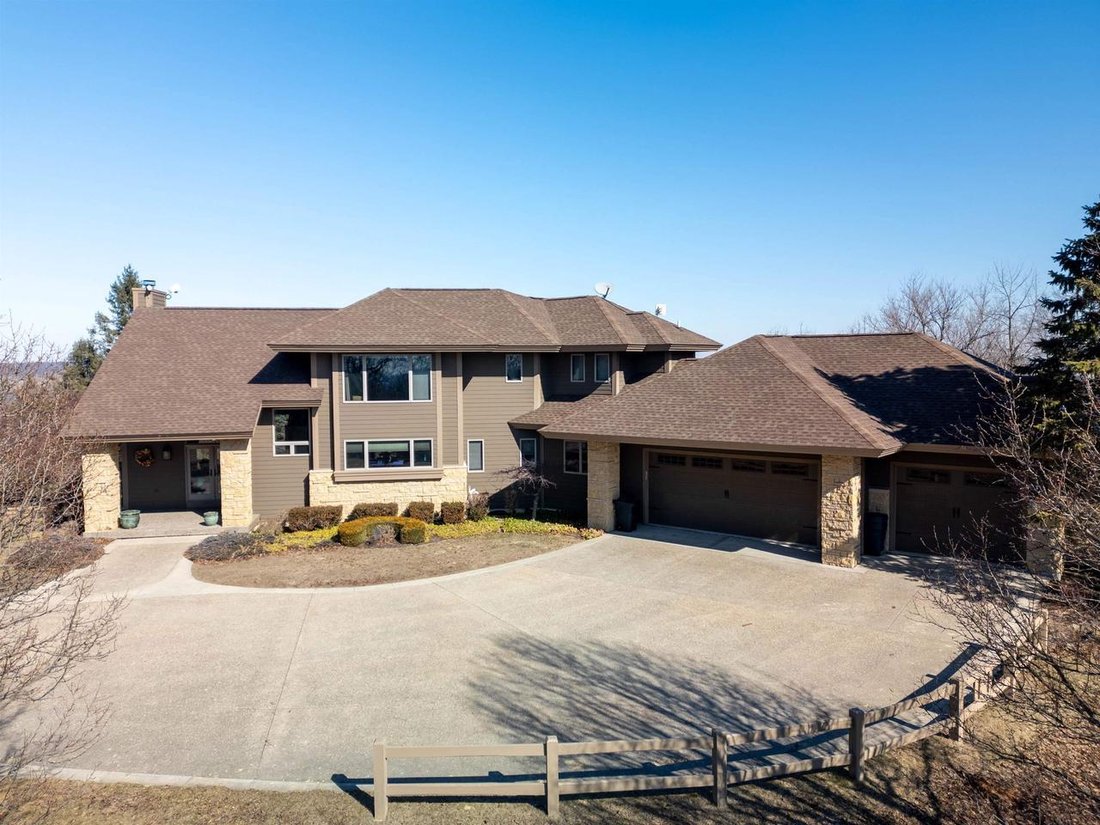 House in Elizabeth, Illinois, United States 4 - 17787455