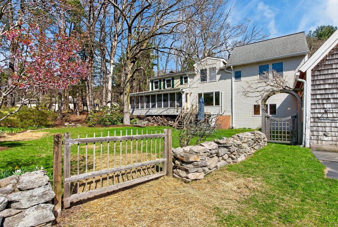 Carlisle, Massachusetts, United States 5 - 17784535