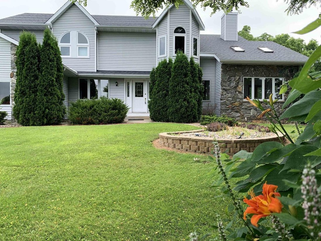 House in Columbus, Wisconsin, United States 2 - 17787257