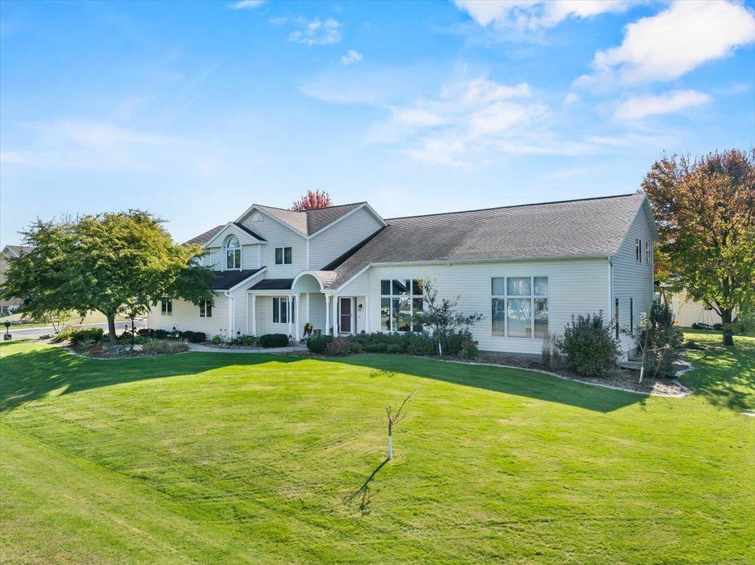 House in Marshfield, Wisconsin, United States 2 - 17787016