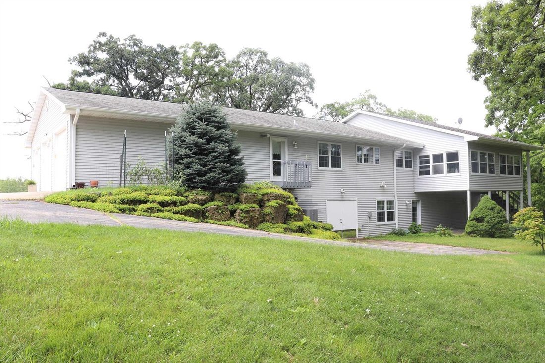 House in Blue Mounds, Wisconsin, United States 3 - 17787902
