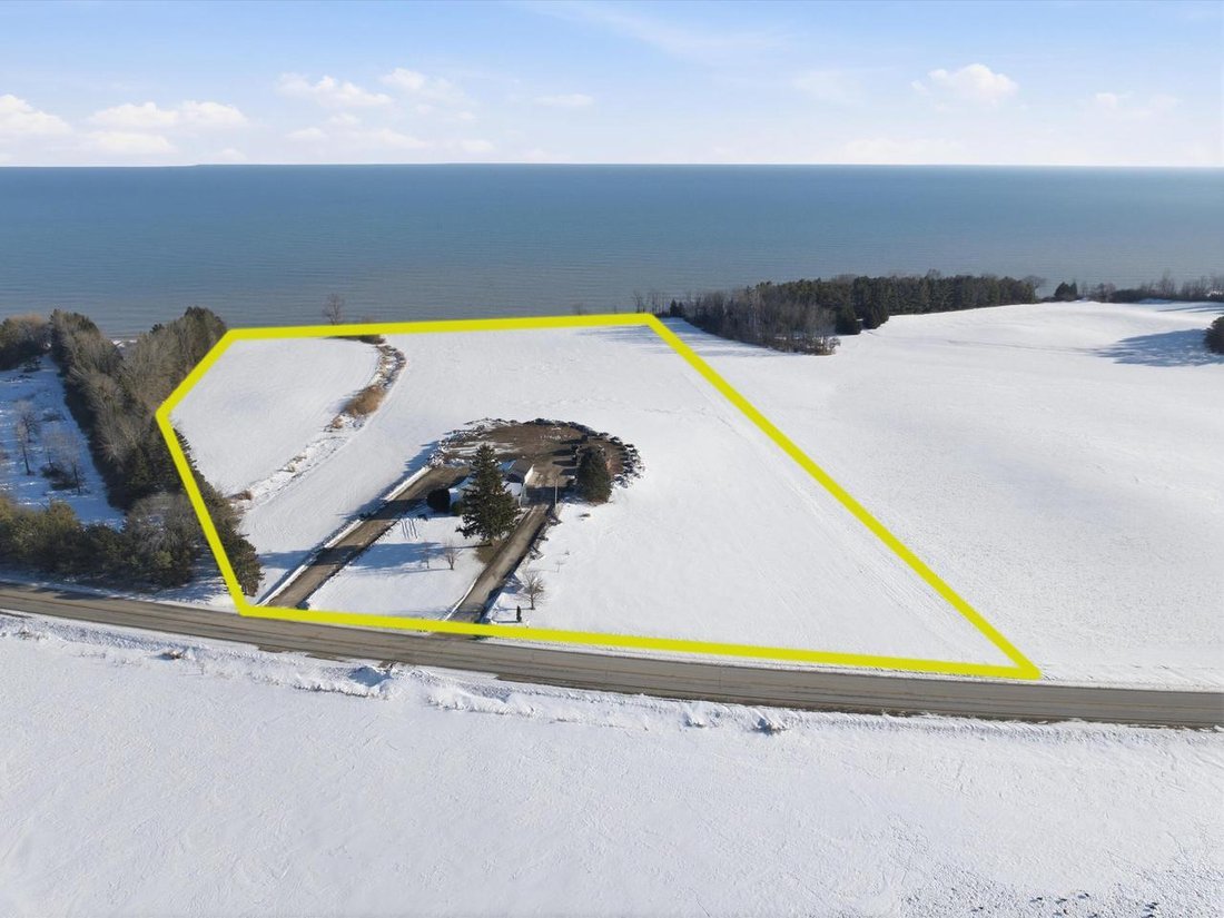 House in Two Rivers, Wisconsin, United States 1 - 17788494