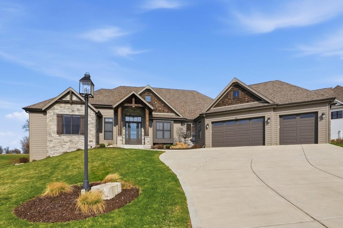 House in Pewaukee, Wisconsin, United States 2 - 17787643