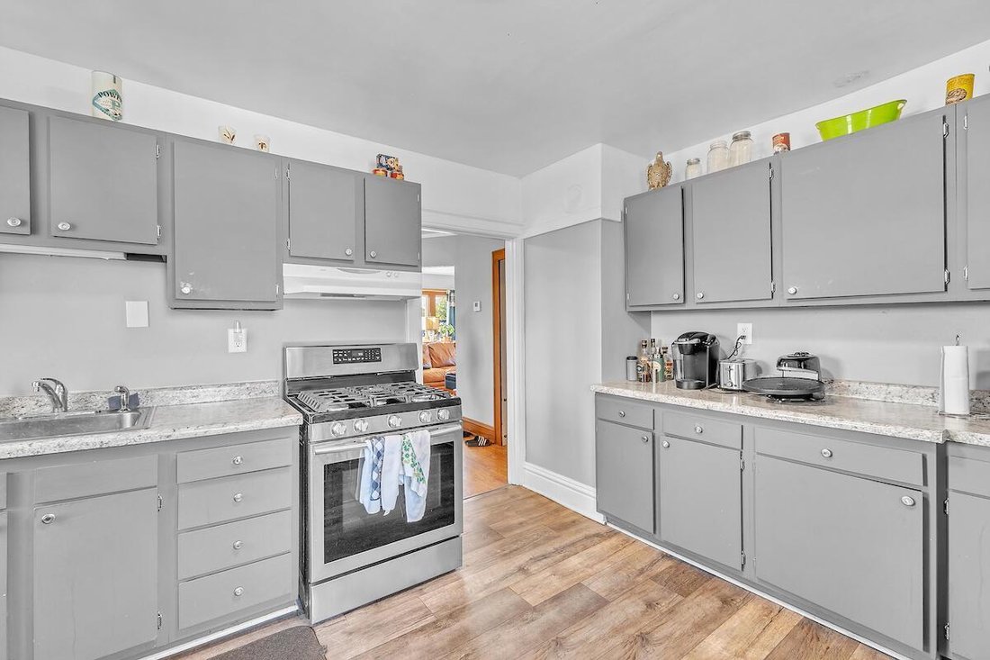 Wauwatosa, Wisconsin, United States 4 - 17786515
