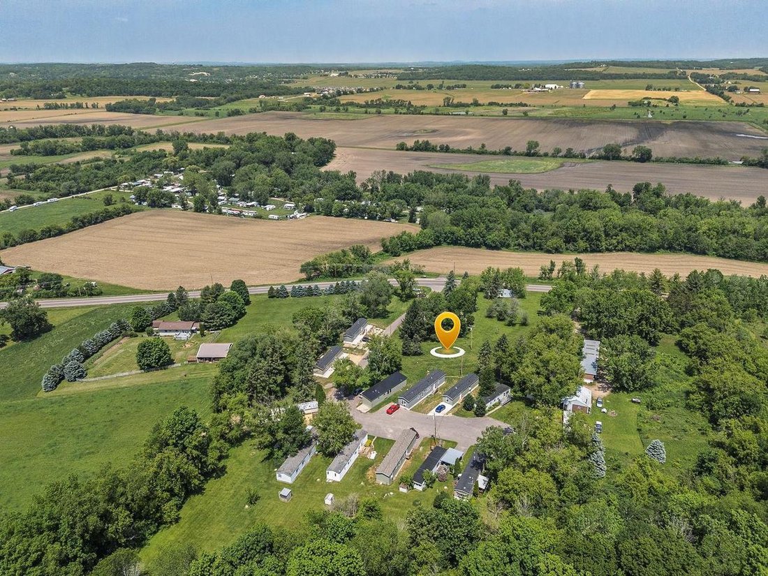 Baraboo, Wisconsin, United States 4 - 17787736