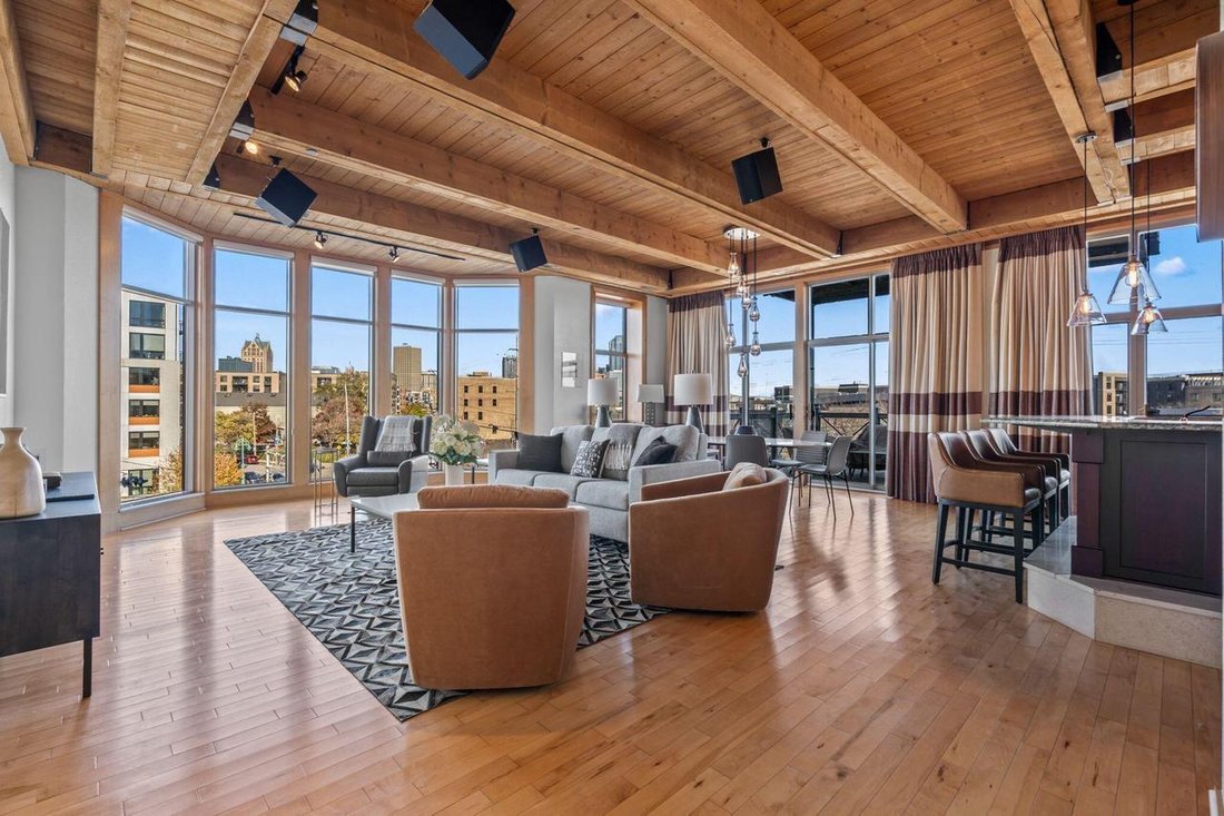 Condo in Milwaukee, Wisconsin, United States 1 - 17786291