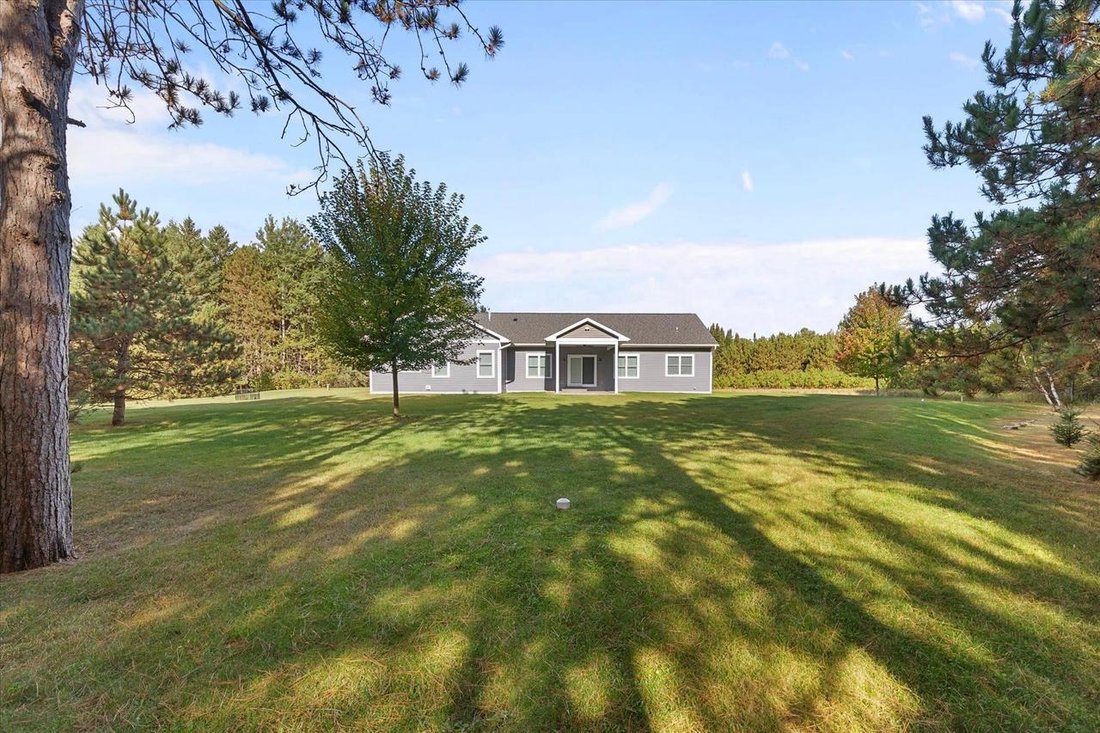 House in Marinette, Wisconsin, United States 2 - 17786417