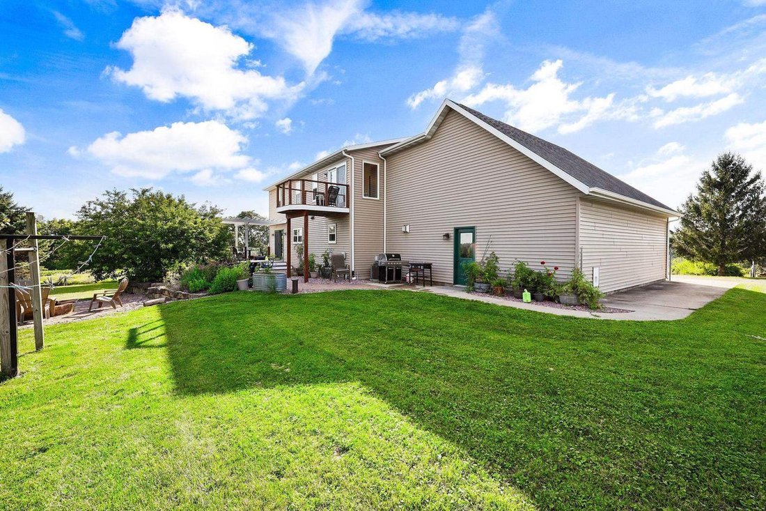 House in Mount Horeb, Wisconsin, United States 5 - 17787585