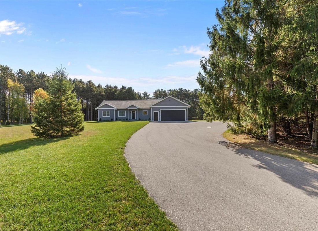 House in Marinette, Wisconsin, United States 1 - 17786417