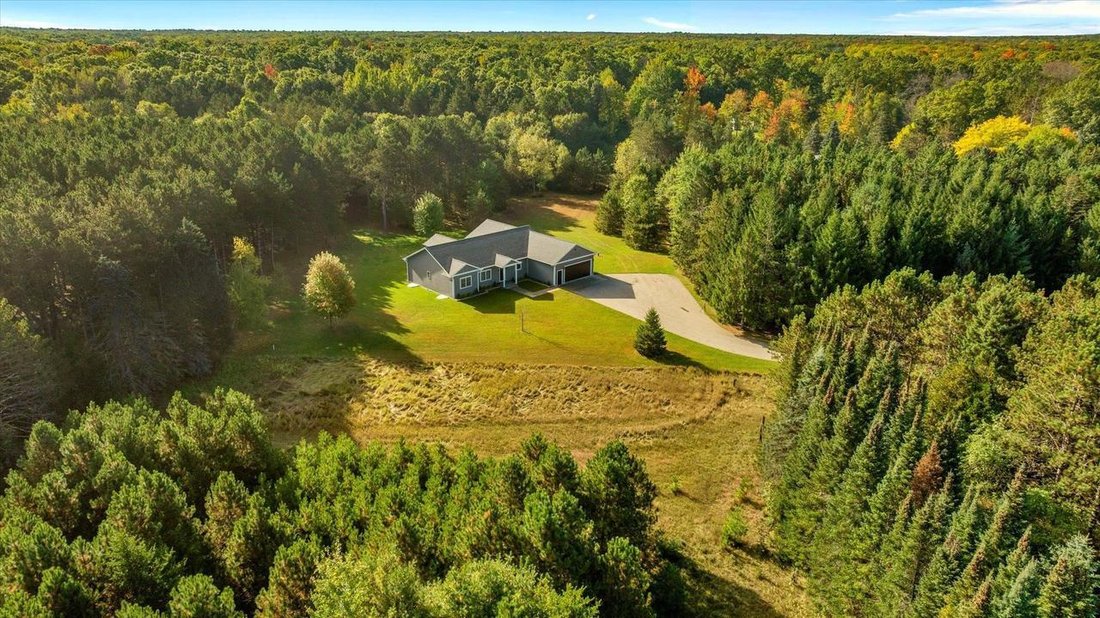 House in Marinette, Wisconsin, United States 4 - 17786417