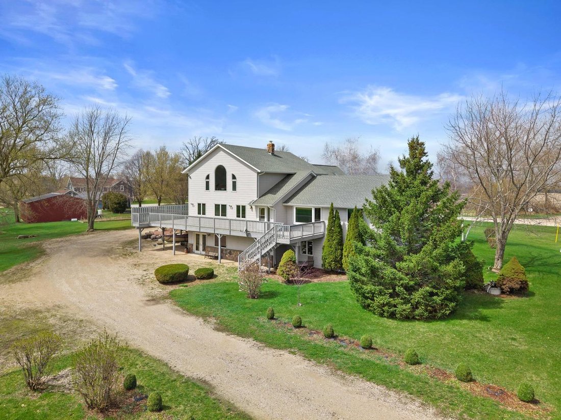 House in West Bend, Wisconsin, United States 2 - 17787351
