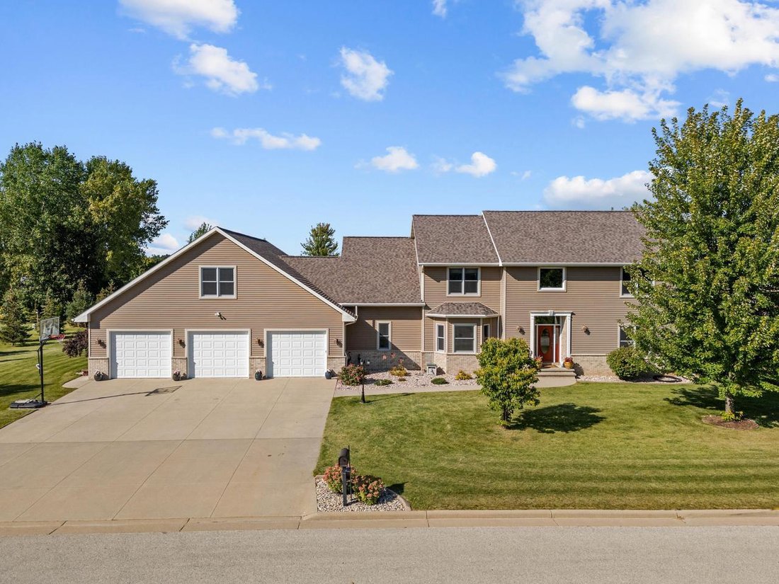 House in Sherwood, Wisconsin, United States 2 - 17786682