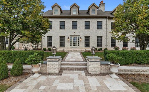 House in Thiensville, Wisconsin, United States 1