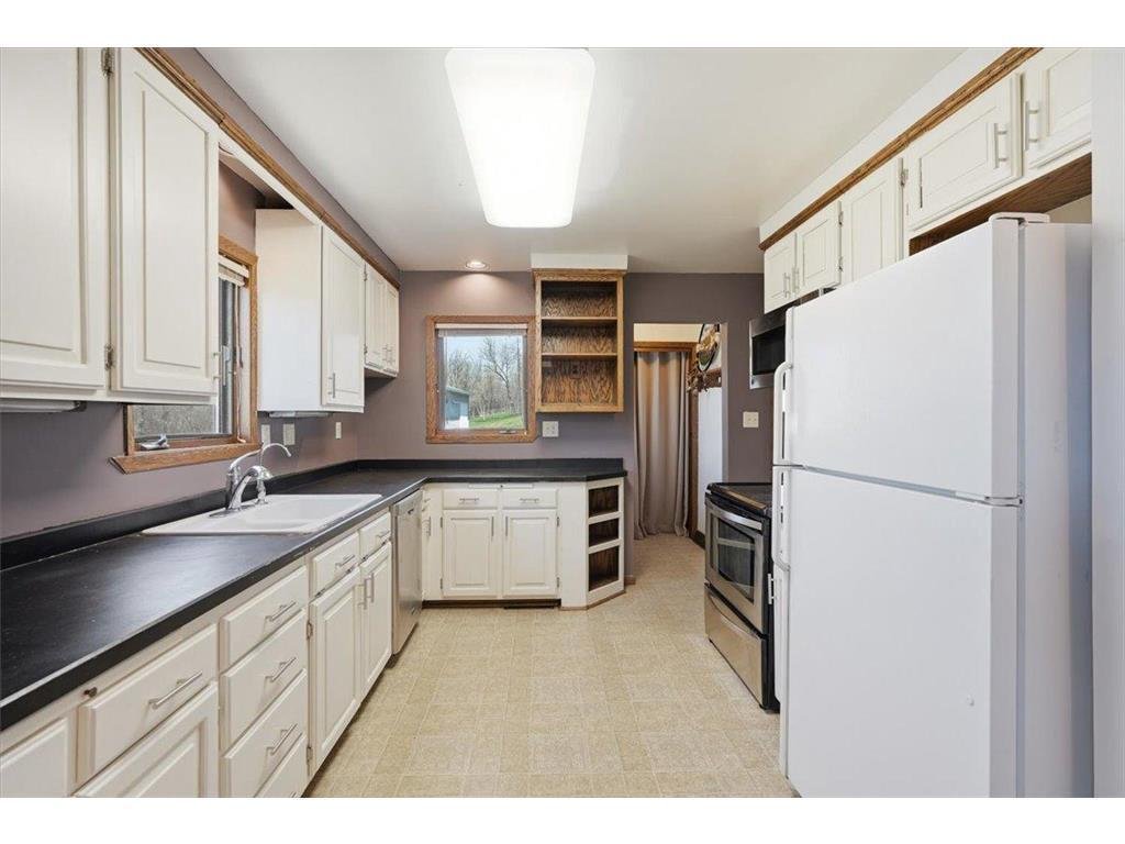 House in Martell, Wisconsin, United States 3 - 17788022
