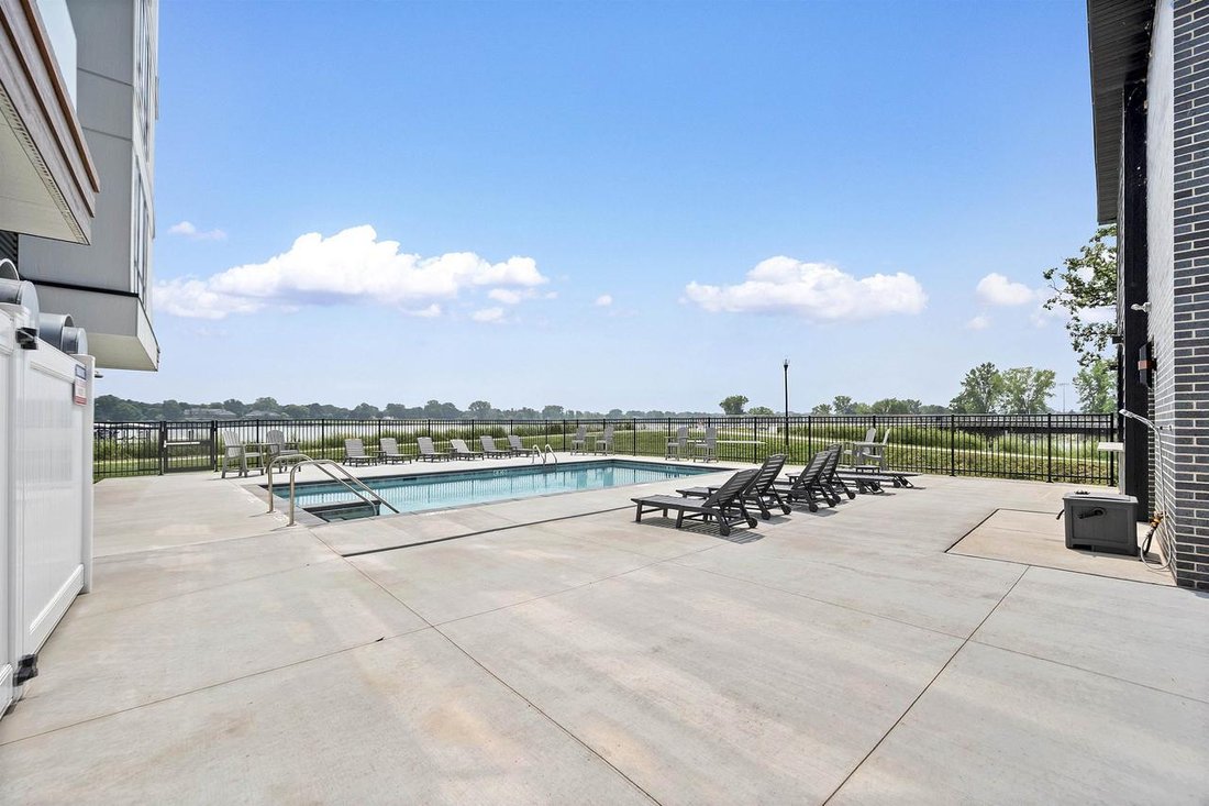 Condo in Ashwaubenon, Wisconsin, United States 5 - 17786857