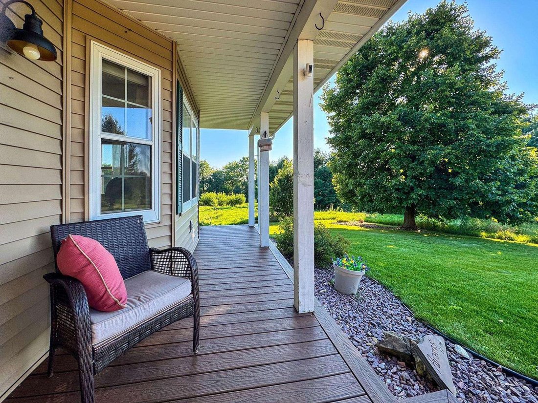 House in Mount Horeb, Wisconsin, United States 4 - 17787585