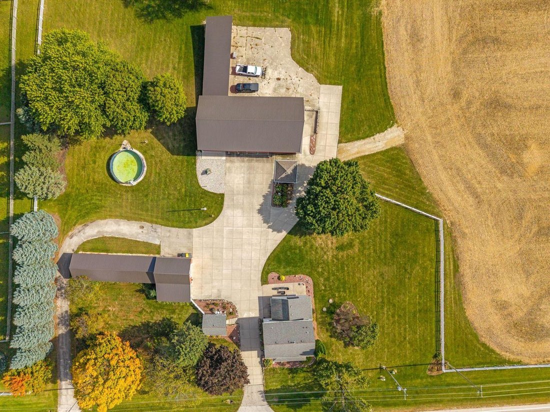 House in Hartford, Wisconsin, United States 4 - 17787392