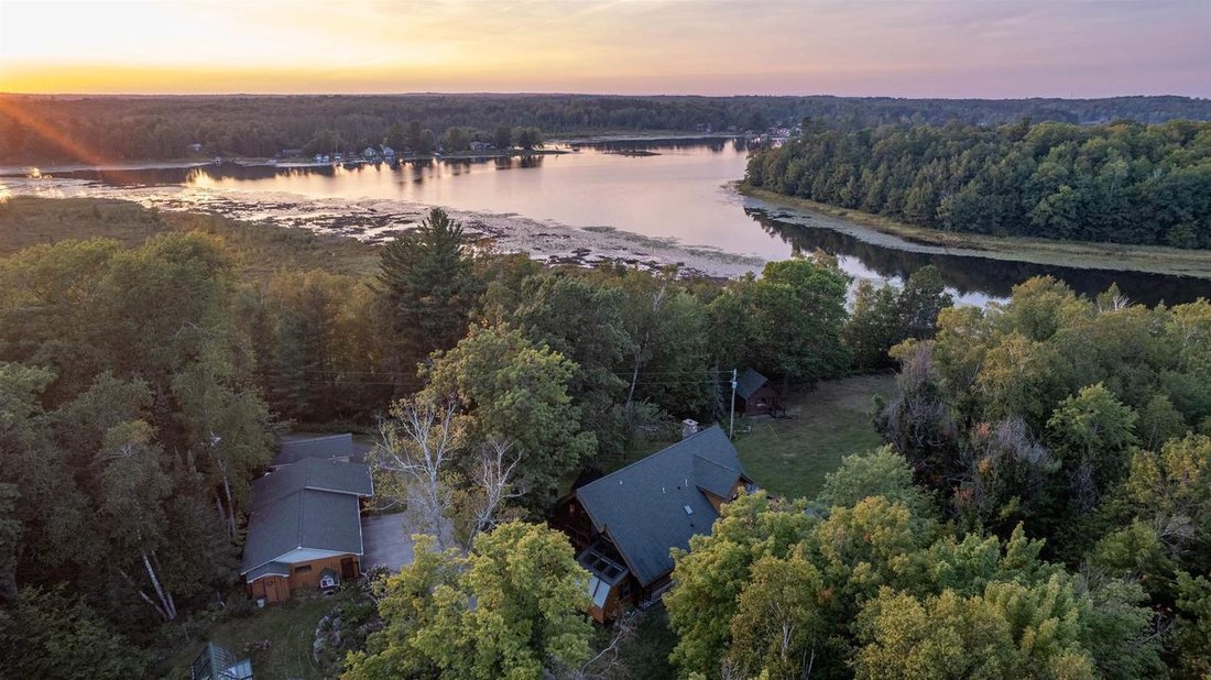 House in Oliver, Wisconsin, United States 5 - 17786964