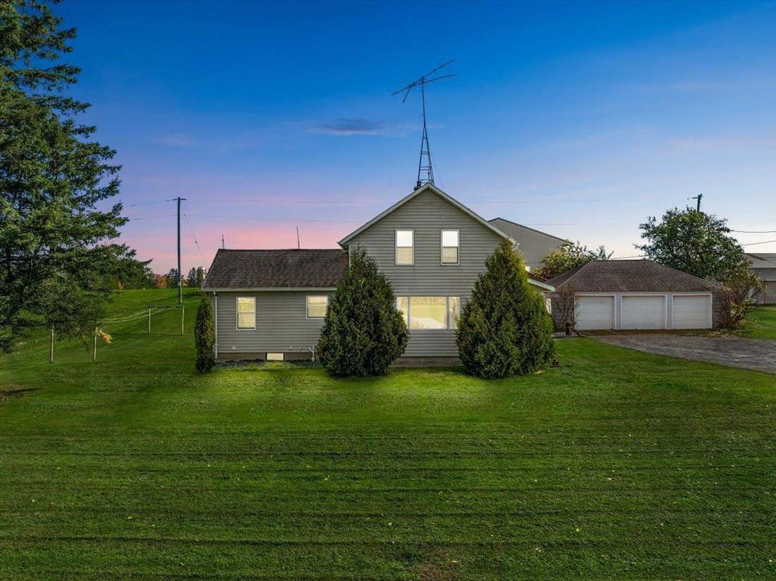 House in Medford, Wisconsin, United States 4 - 17787866