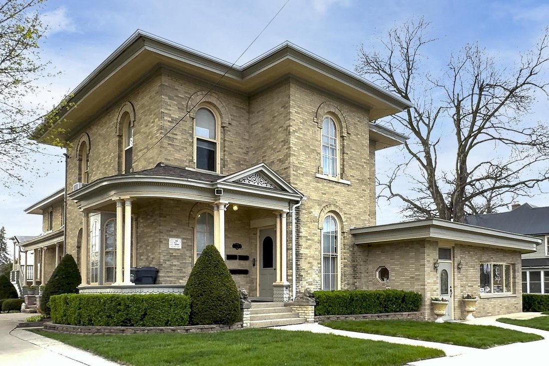 House in Columbus, Wisconsin, United States 1 - 17787408