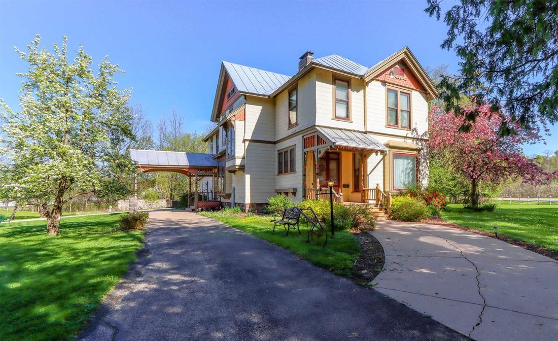 House in Waupaca, Wisconsin, United States 4 - 17787818