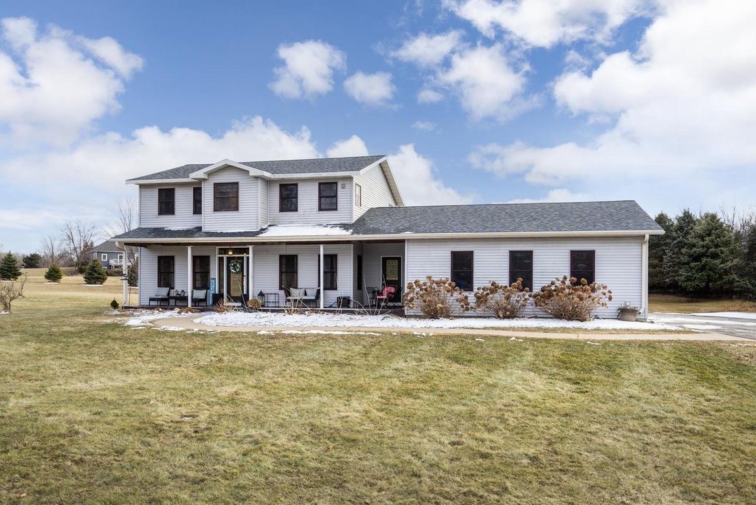 House in Delavan, Wisconsin, United States 2 - 17787526