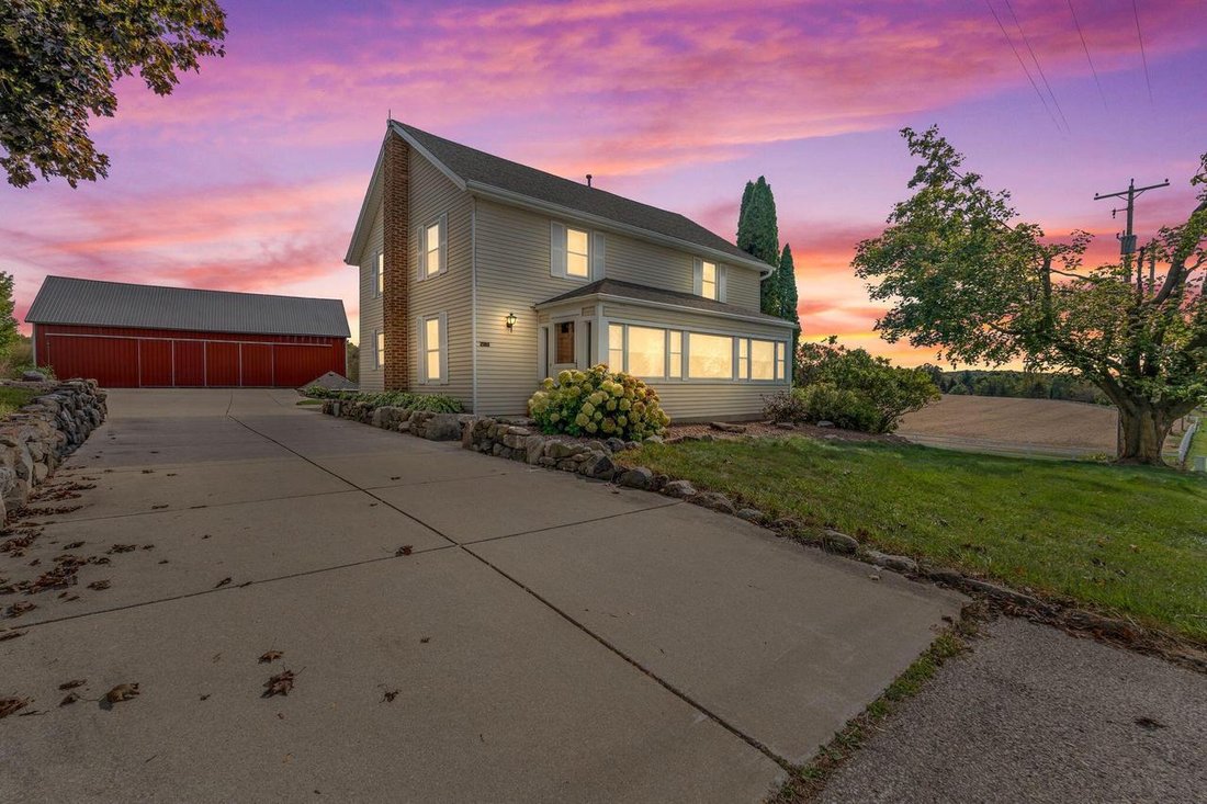 House in Hartford, Wisconsin, United States 2 - 17787392