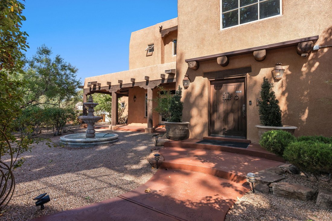 House in Los Ranchos de Albuquerque, New Mexico, United States 4 - 17792427