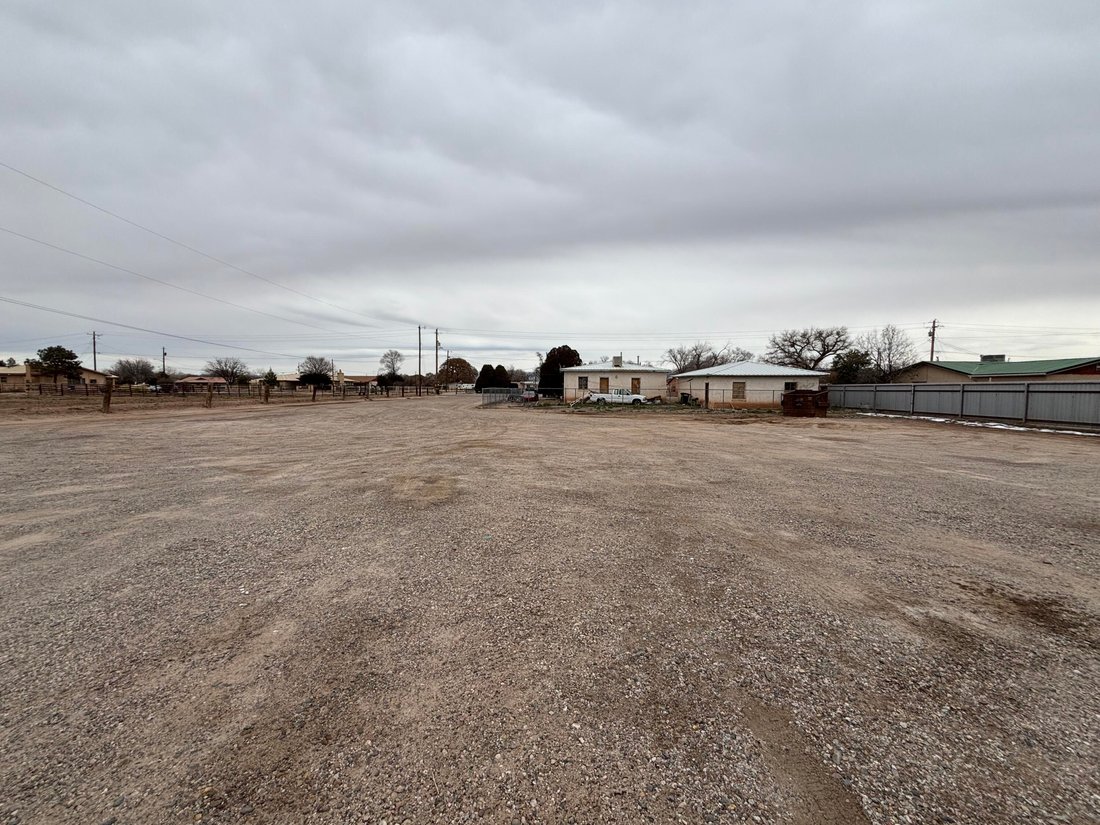 Los Lunas, New Mexico, United States 3 - 17792115