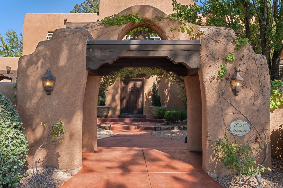 House in Los Ranchos de Albuquerque, New Mexico, United States 3 - 17792427