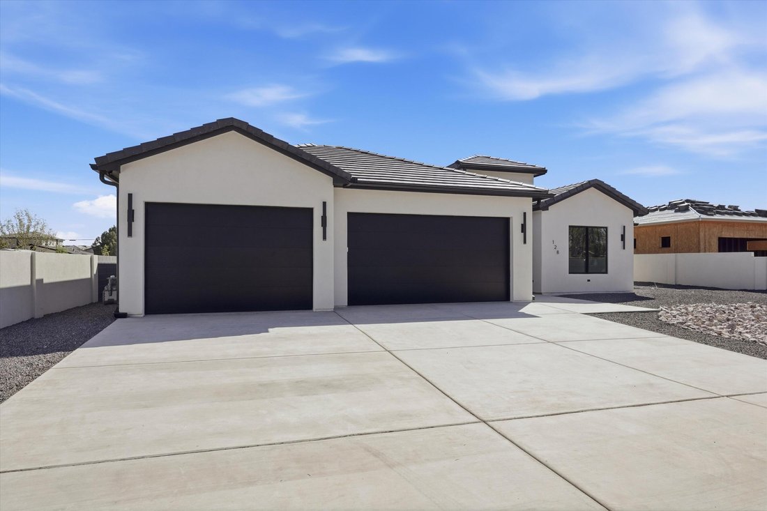 House in Los Ranchos de Albuquerque, New Mexico, United States 1 - 17792432