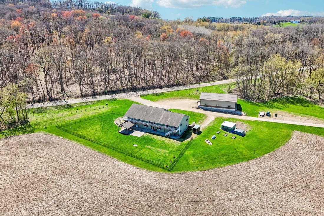 House in Lake Wisconsin, Wisconsin, United States 2 - 17793029