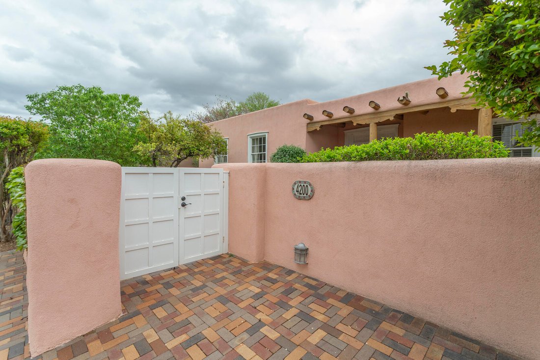 House in Albuquerque, New Mexico, United States 3 - 17792129