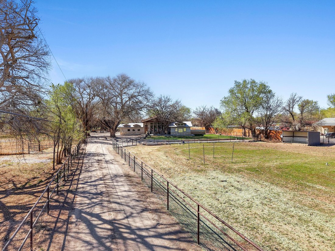 House in Corrales, New Mexico, United States 4 - 17792562