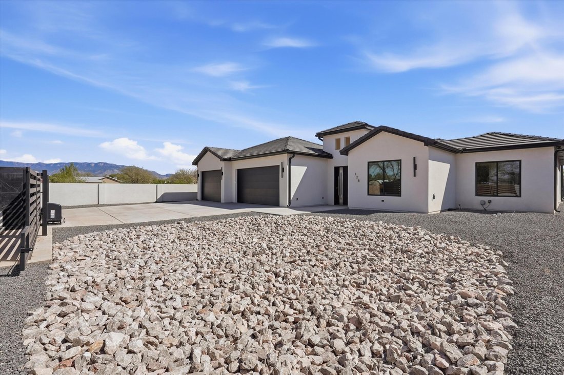 House in Los Ranchos de Albuquerque, New Mexico, United States 4 - 17792432