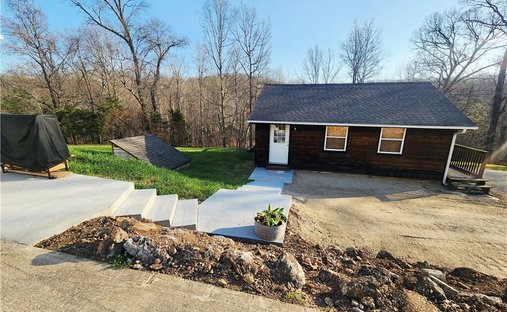 House in Tuscumbia, Missouri, United States 1