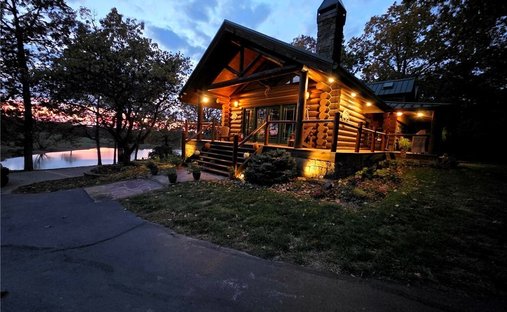 House in Versailles, Missouri, United States 1