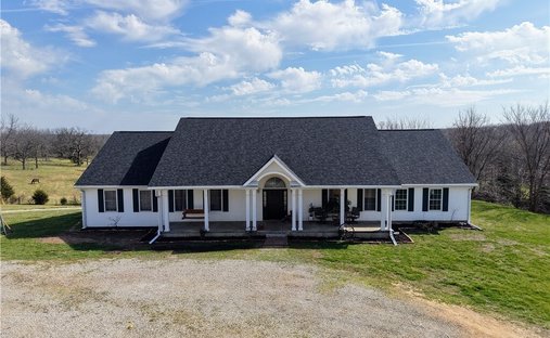 House in Cole Camp, Missouri, United States 1