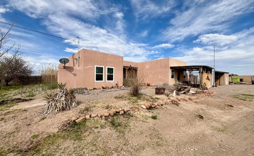 House in Veguita, New Mexico, United States 1