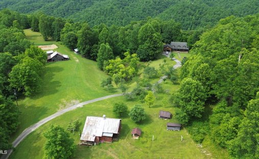 House in Birchleaf, Virginia, United States 1