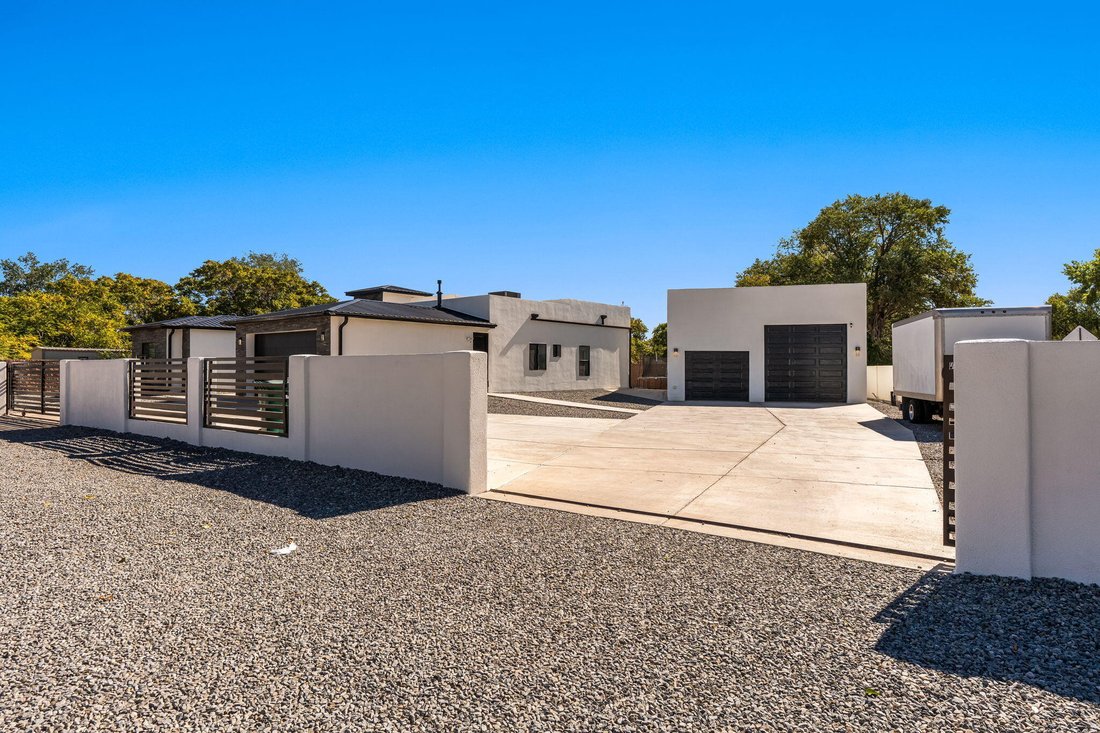 House in Albuquerque, New Mexico, United States 3 - 17792191