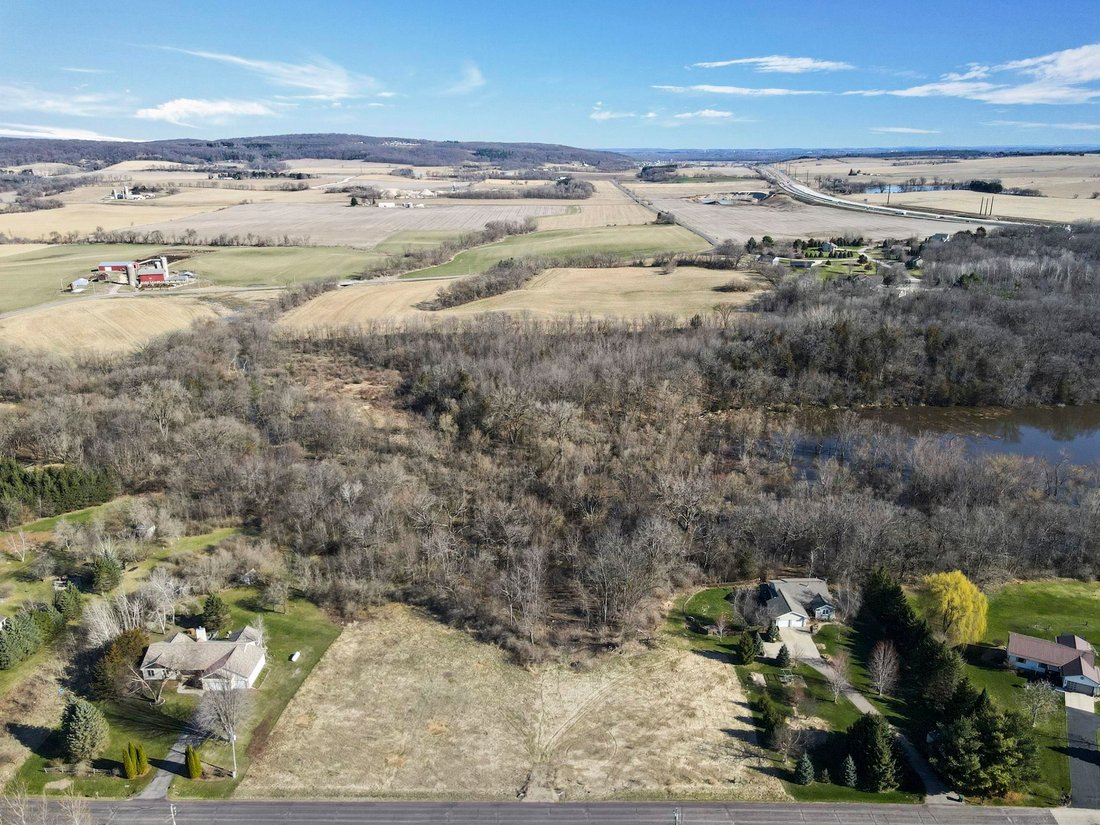 House in Portage, Wisconsin, United States 5 - 17792776