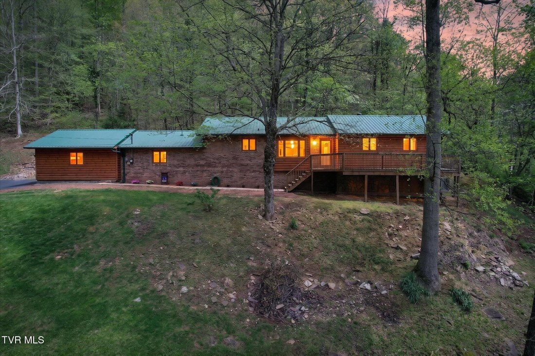 House in Elizabethton, Tennessee, United States 1 - 17791385