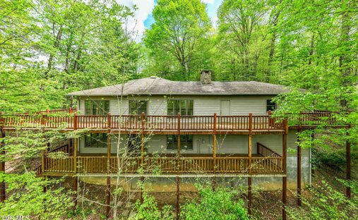 House in Mountain City, Tennessee, United States 1