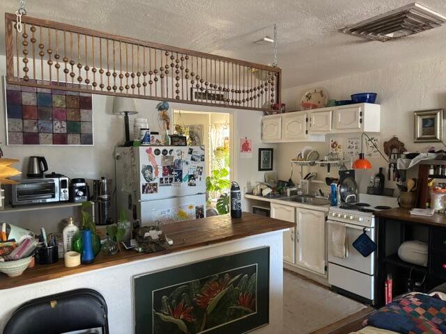 Albuquerque, New Mexico, United States 3 - 17792027